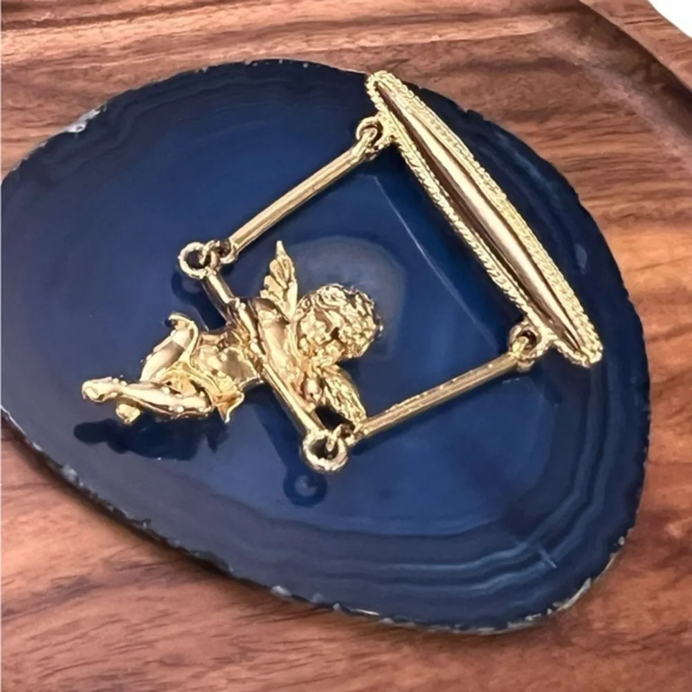 VTG Estate‎ Gold Tone Swinging Angel Cherub Brooch Pin 2.5” Church Christmas
